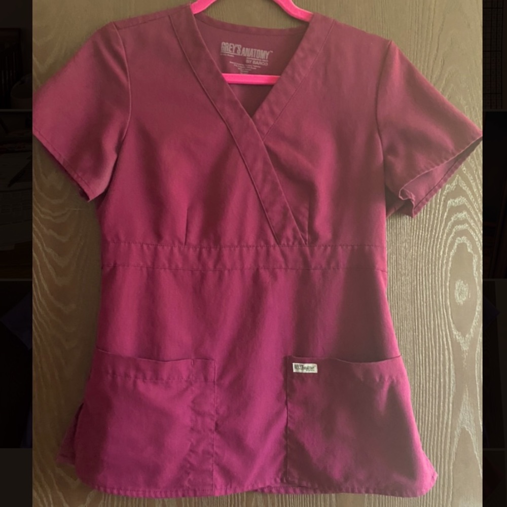 Grey’s Anatomy size small scrub top